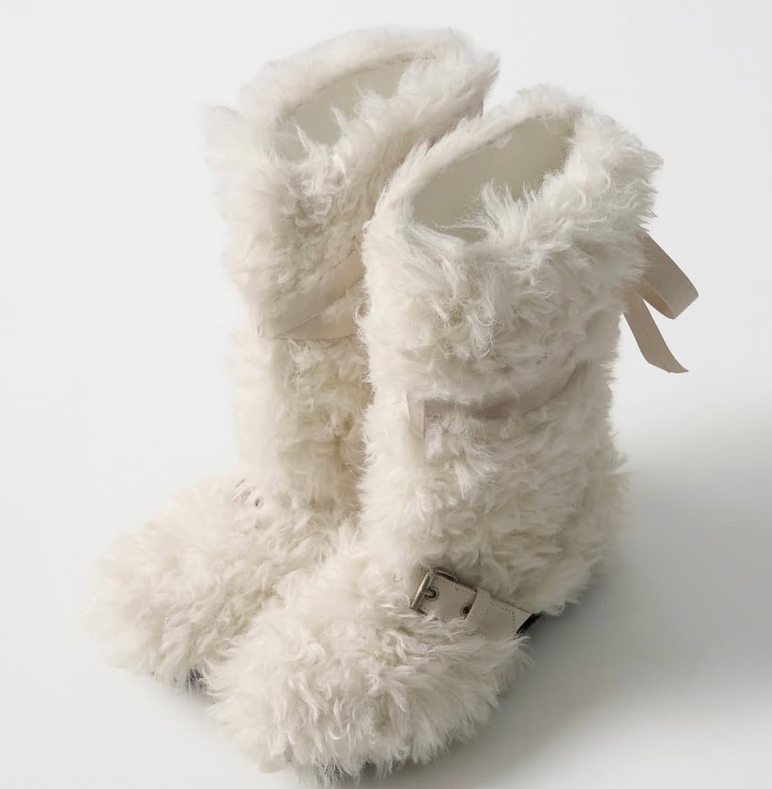 더티스 폭스 퍼 리본 버클 부츠 아이보리색 구해요!! 상품이미지1