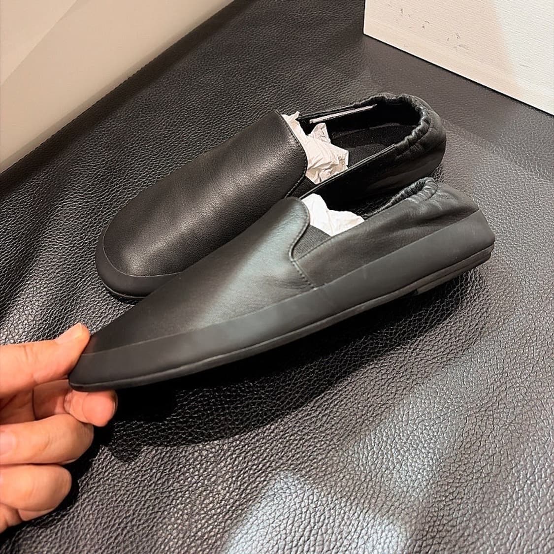 (정품/새상품) 더 로우 여성 블랙 램스킨 테크 로퍼 상품이미지2