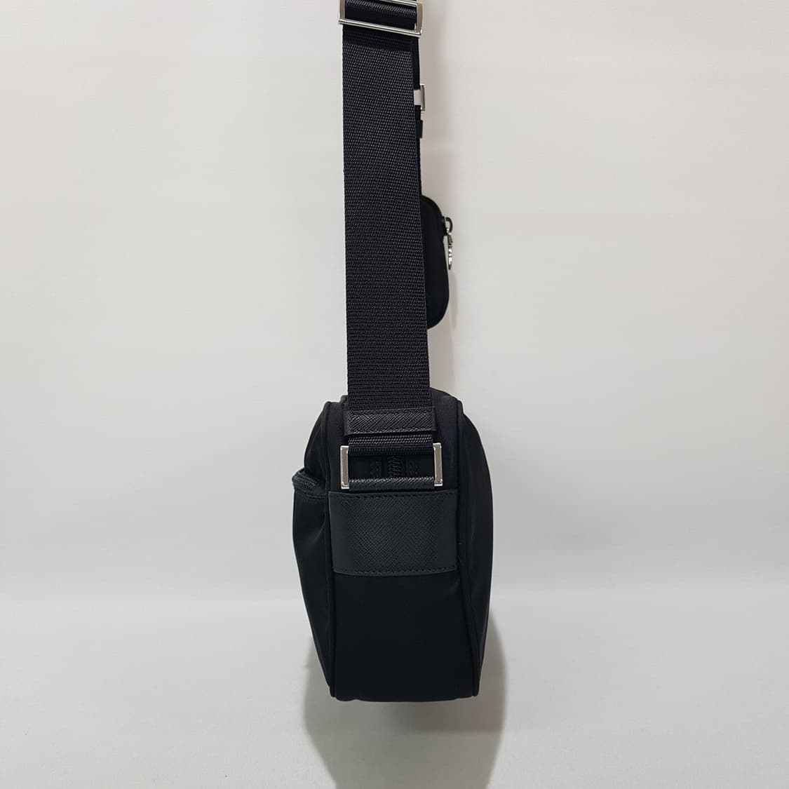 프라다 리나일론 삼각로고 크로스백 1BC167 상품이미지4