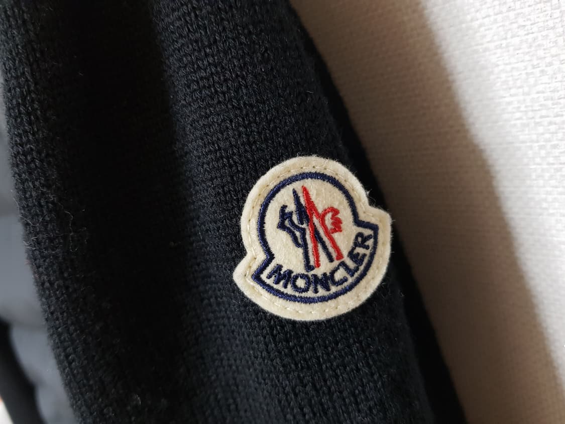 몽클레어 니트 패딩 가디건 블랙 25FW 상품이미지4