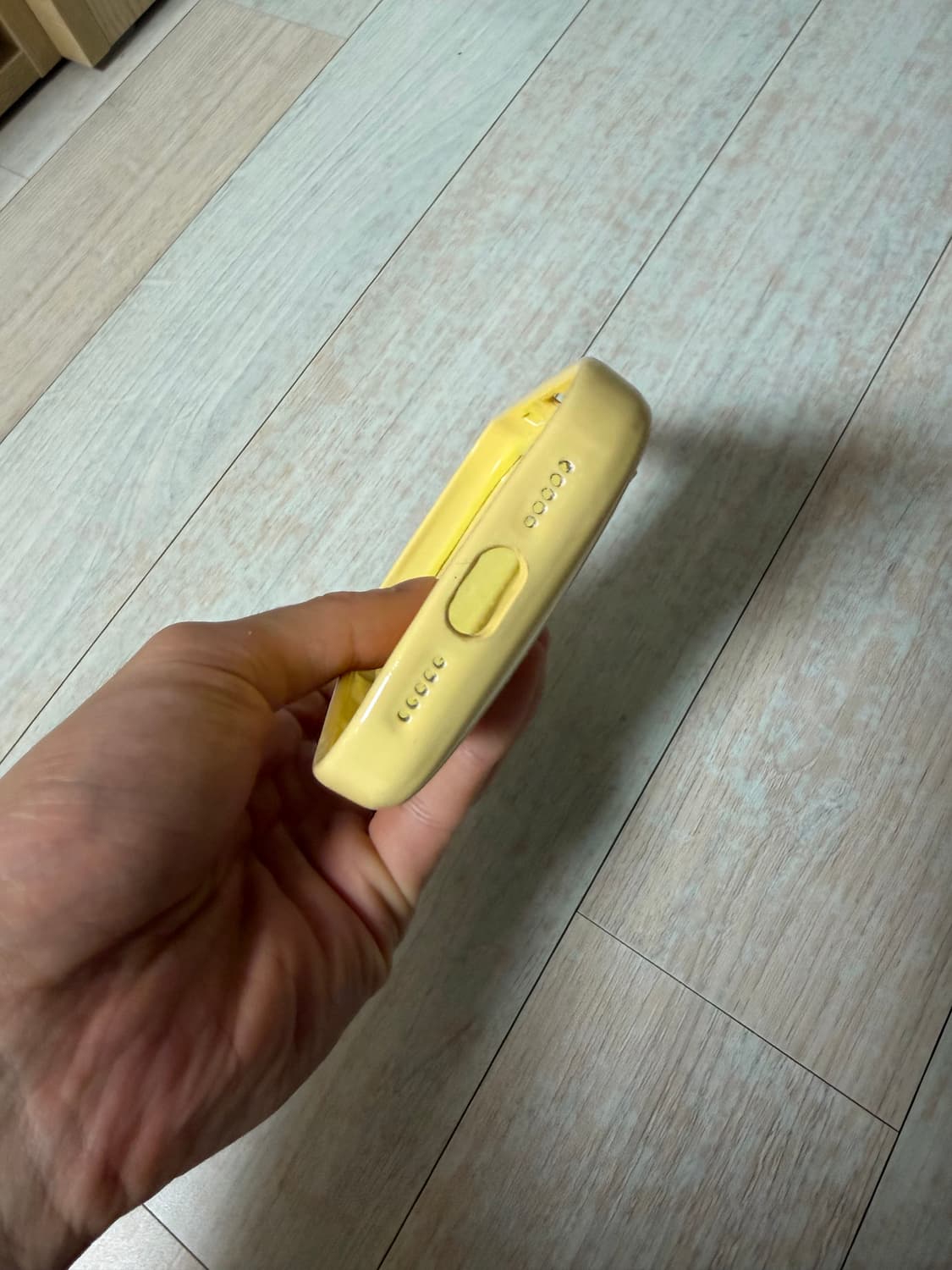 어반소피스티케이션 17프로 케이스 판매 상품이미지4