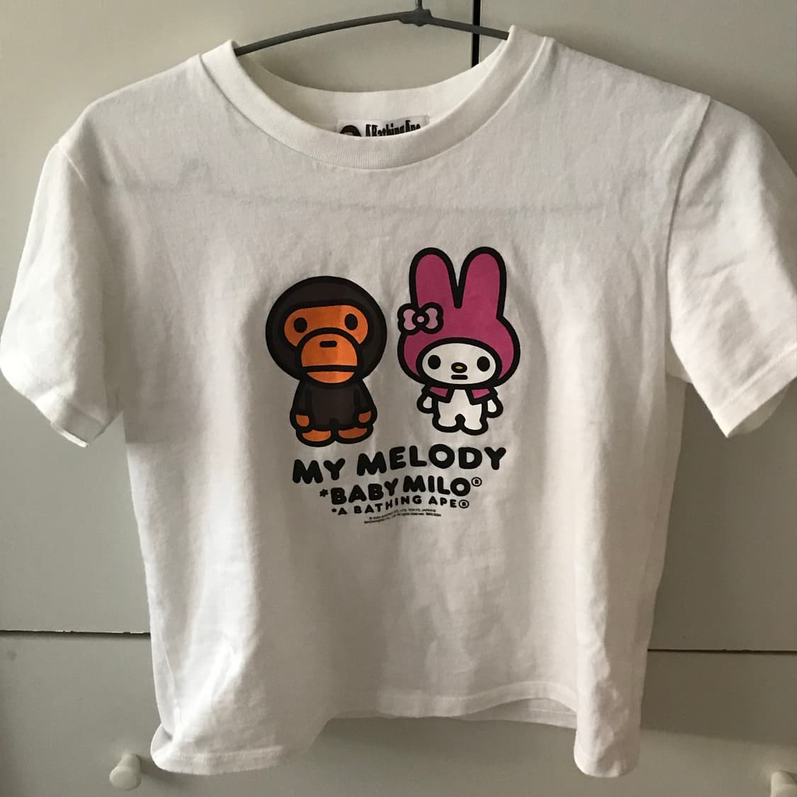 베이프 산리오 반팔티 상품이미지1