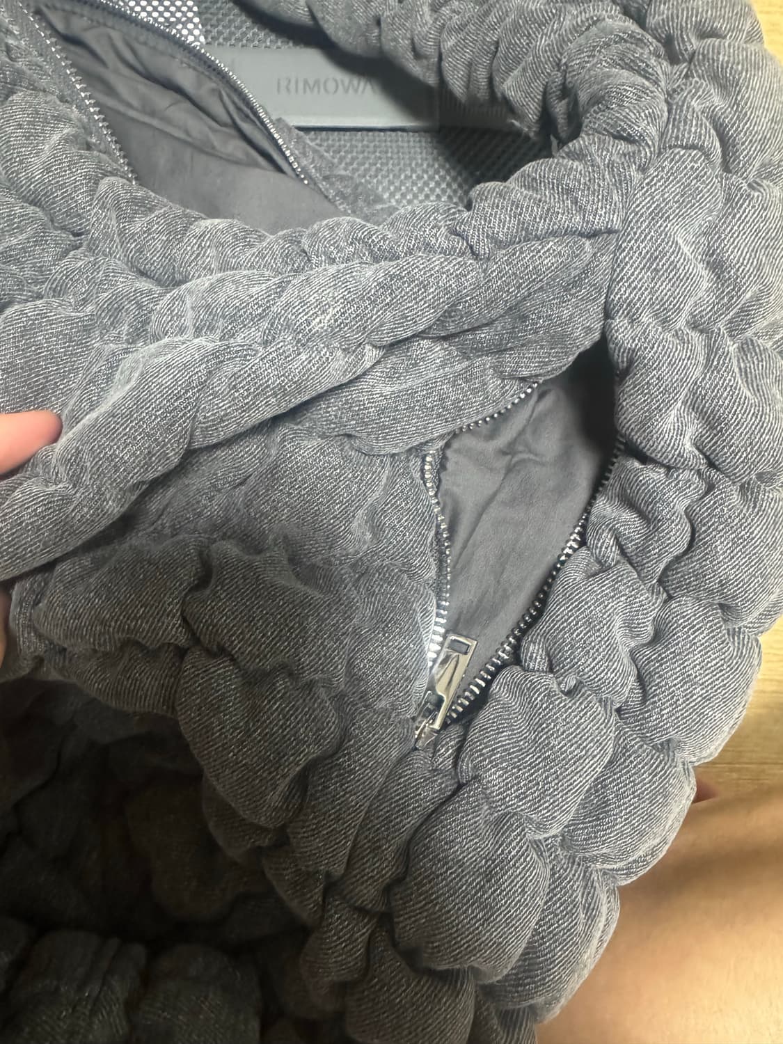 COS 코스 오버사이즈 왕 구름백 퀄티드 숄더 가방 블랙 상품이미지3