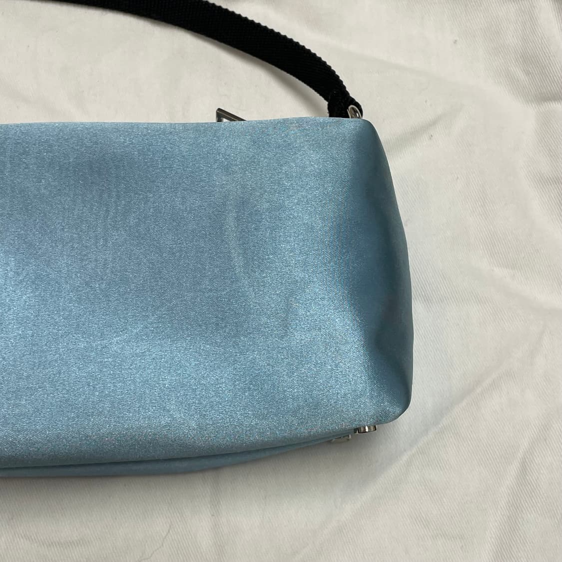 알렉산더왕 크리스탈 로고 새틴 미니백 상품이미지6