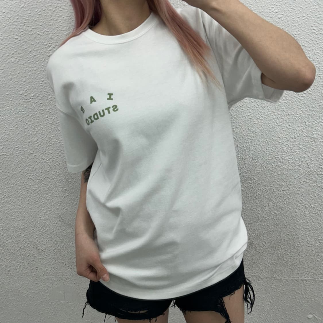 아이앱스튜디오 말차맛 로고 화이트 반팔 M 상품이미지1