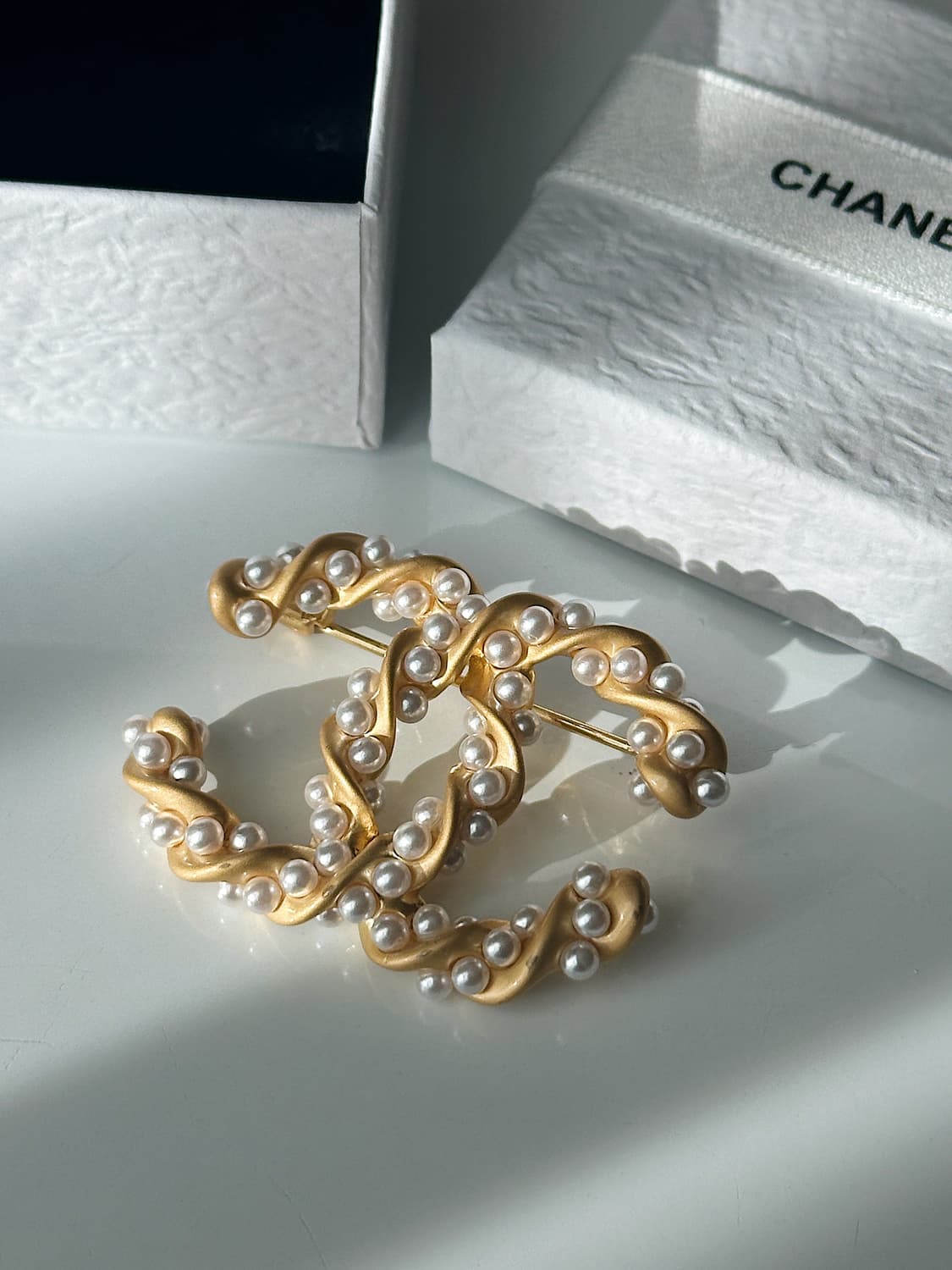 샤넬 골드 꼬임 진주 업사이클링 브로치 상품이미지4
