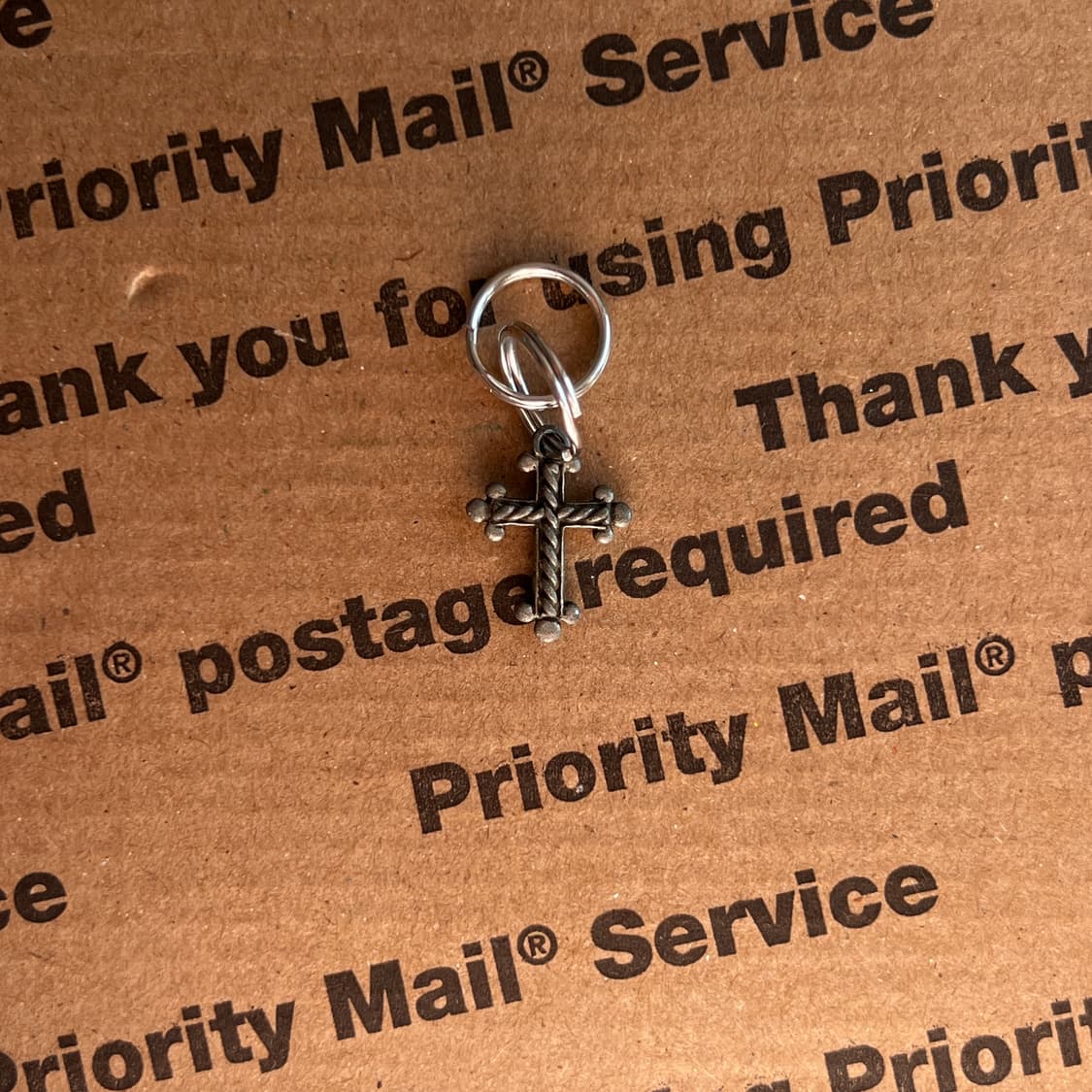 90s vtg Rustic Small Cross Keyring 상품이미지1