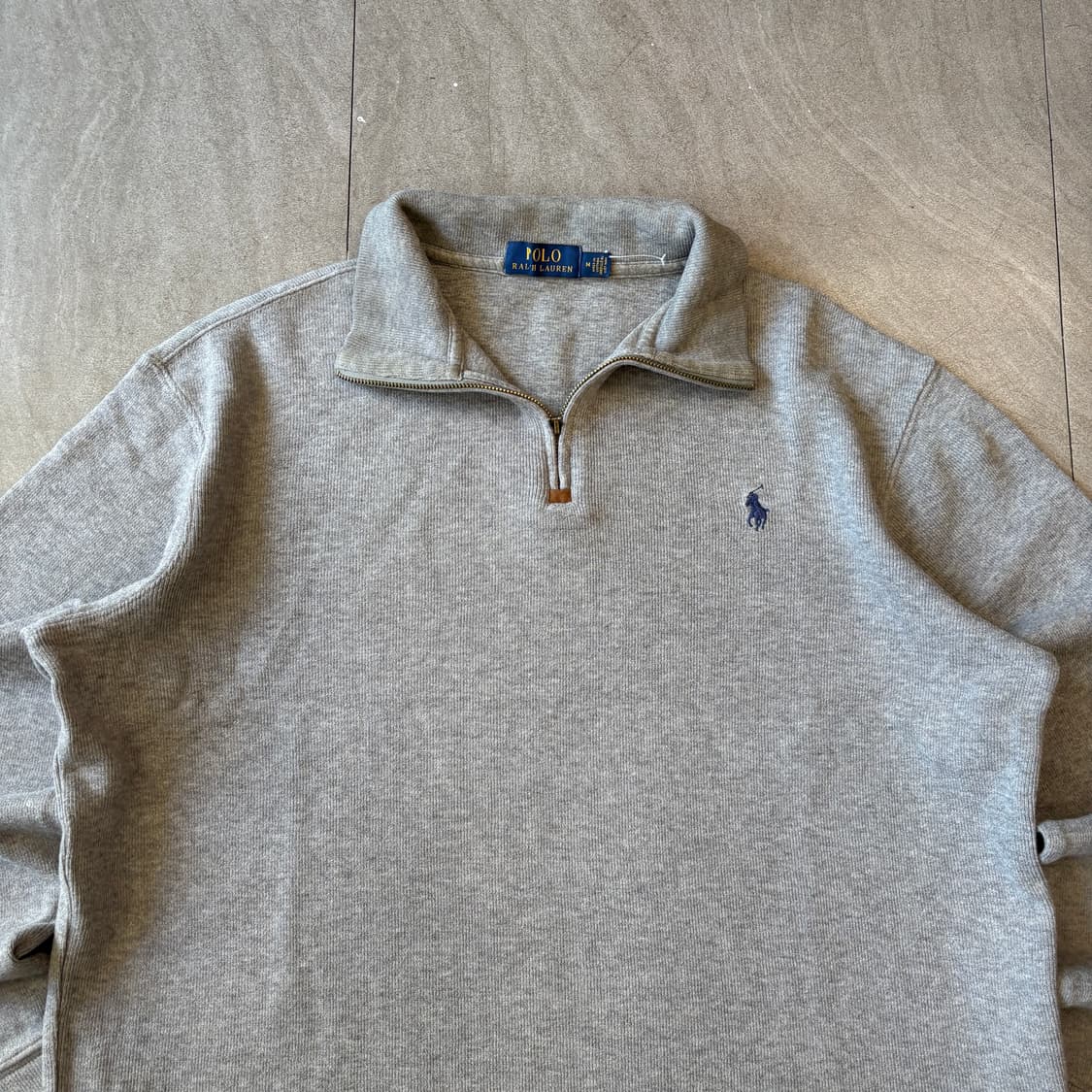 폴로 국내 정품 최신라벨 그레이 반집업 니트 상품이미지3
