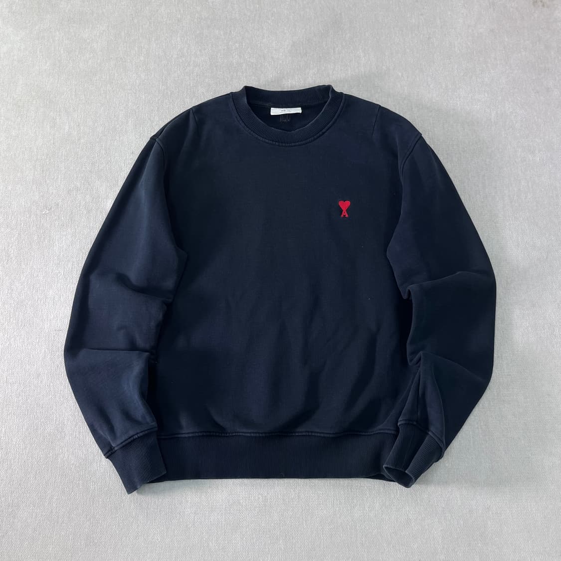 100 아미 22ss 스몰로고 맨투맨 상품이미지1