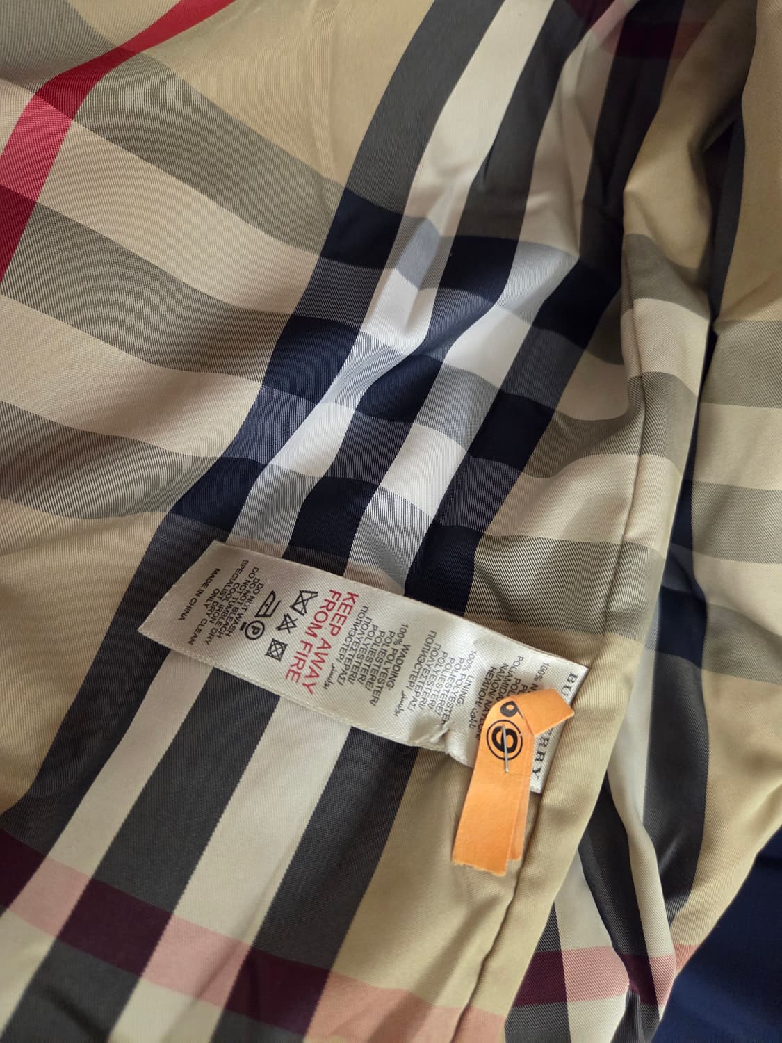 버버리 키즈 레드 패딩 점퍼 상품이미지8