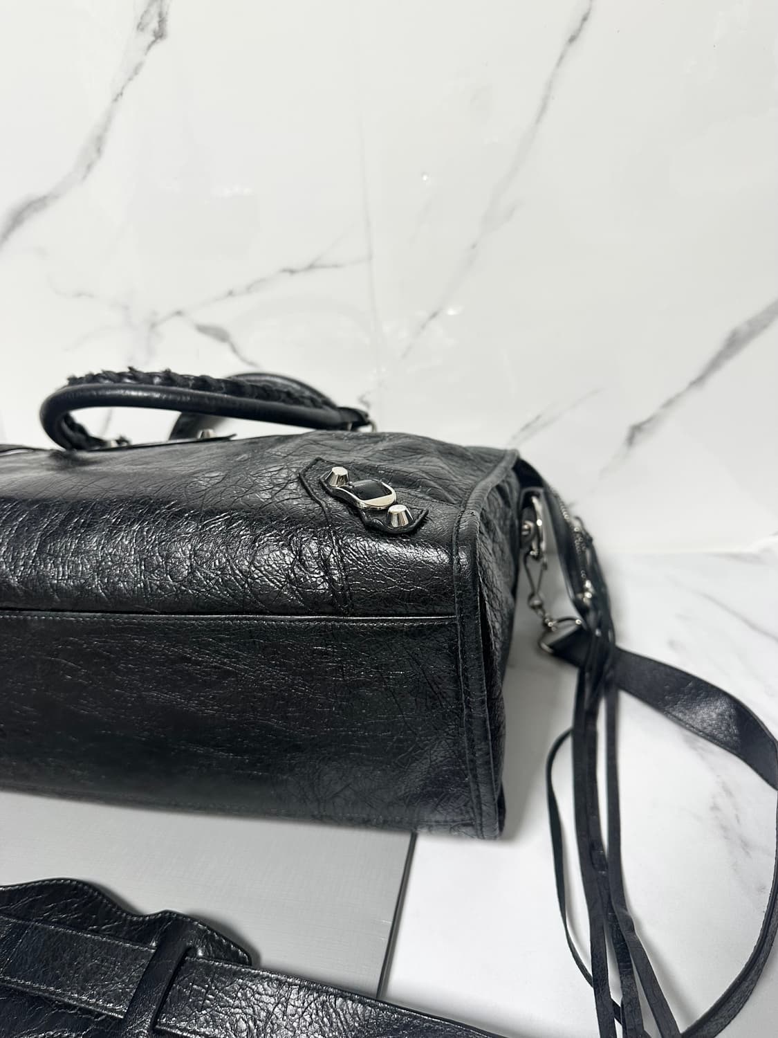 [A+ 정품] 발렌시아가 시티 모터백 미디움 블랙-2 상품이미지4