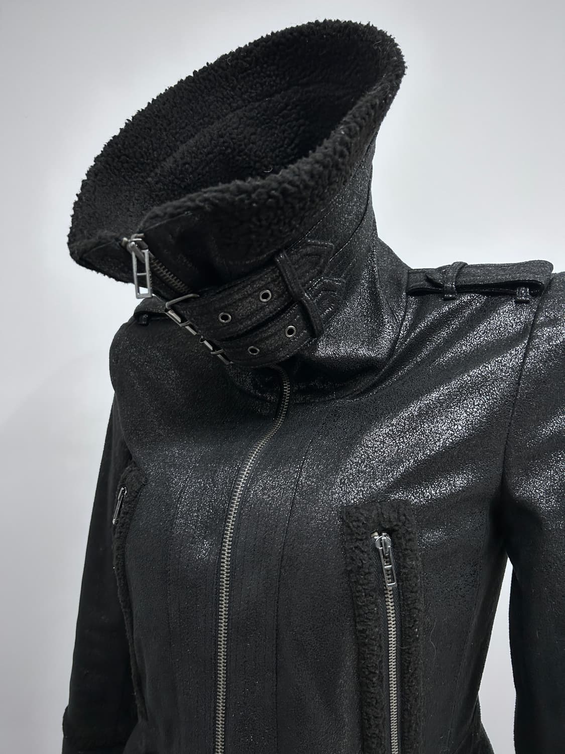 아르마니 버클 하이넥 코티드 자켓 상품이미지3