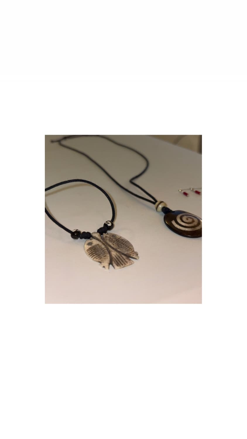 Carved Bone Twin Fish Necklace 상품이미지1