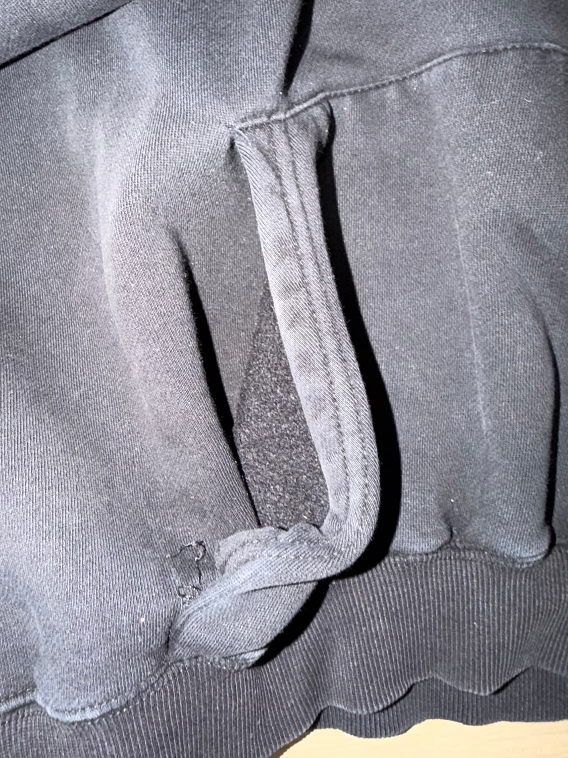 아이앱 스튜디오 후드티 블랙 데미지드 상품이미지6