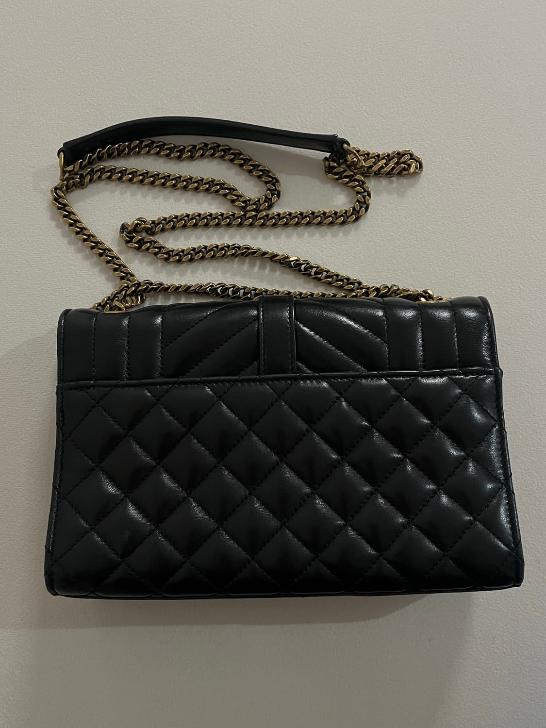 입생로랑 블랙 레더백 정품(더스트백 포함) 상품이미지2