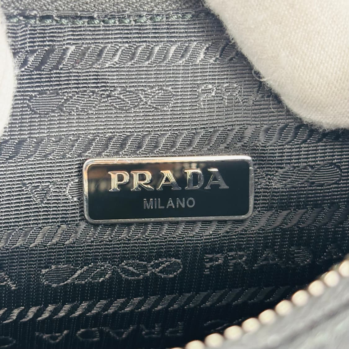 (정품)프라다 2005 리나일론 테수토 은장체인 호보백 상품이미지10