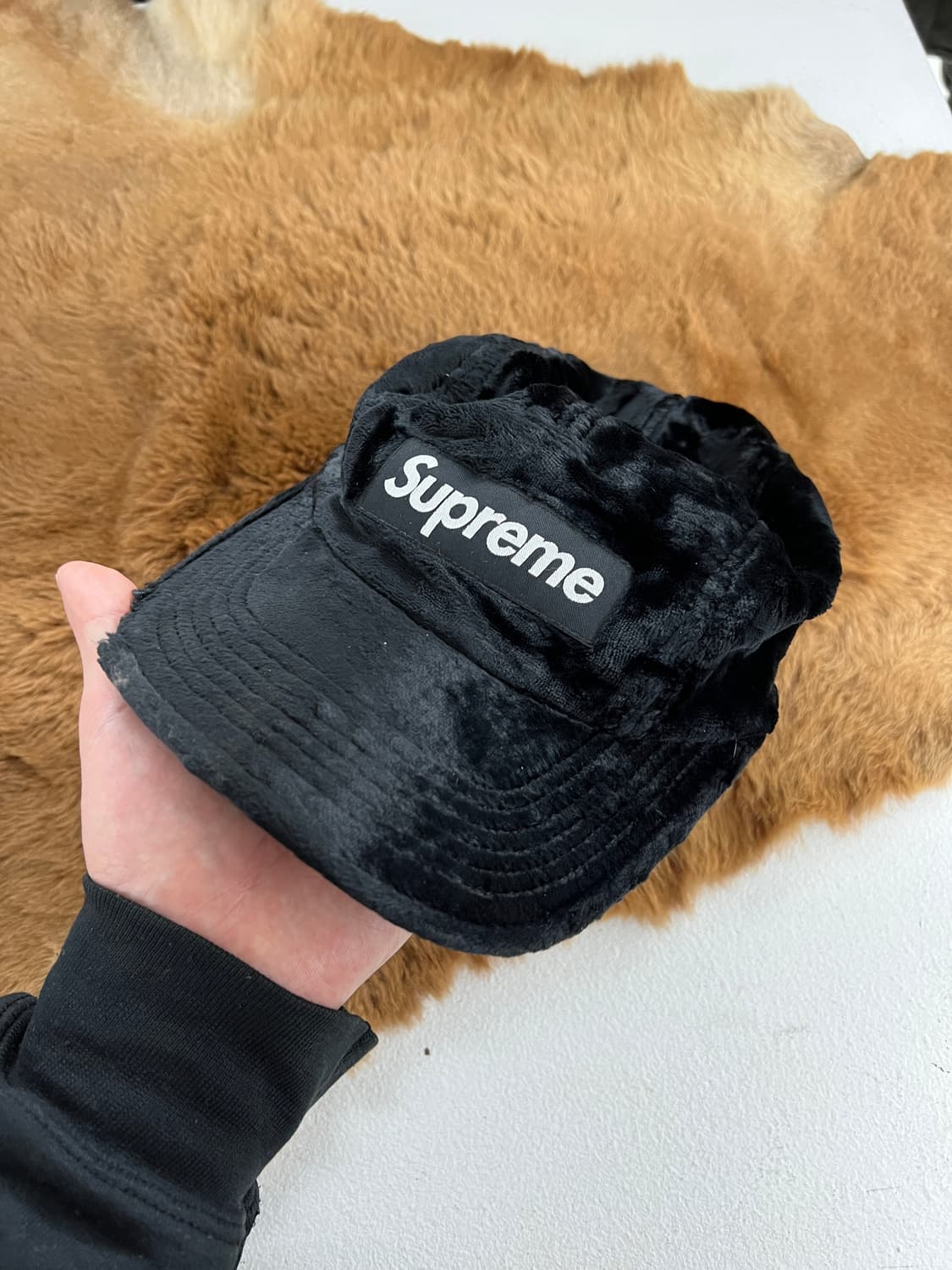 슈프림 벨벳 캠프캡 상품이미지2