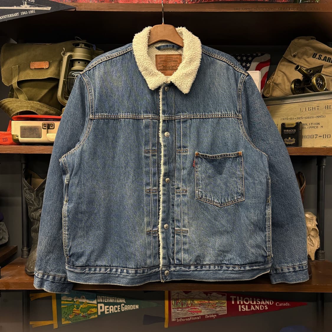 리바이스 쉐르파 타입1 데님 트러커 자켓 중청 N284 상품이미지1