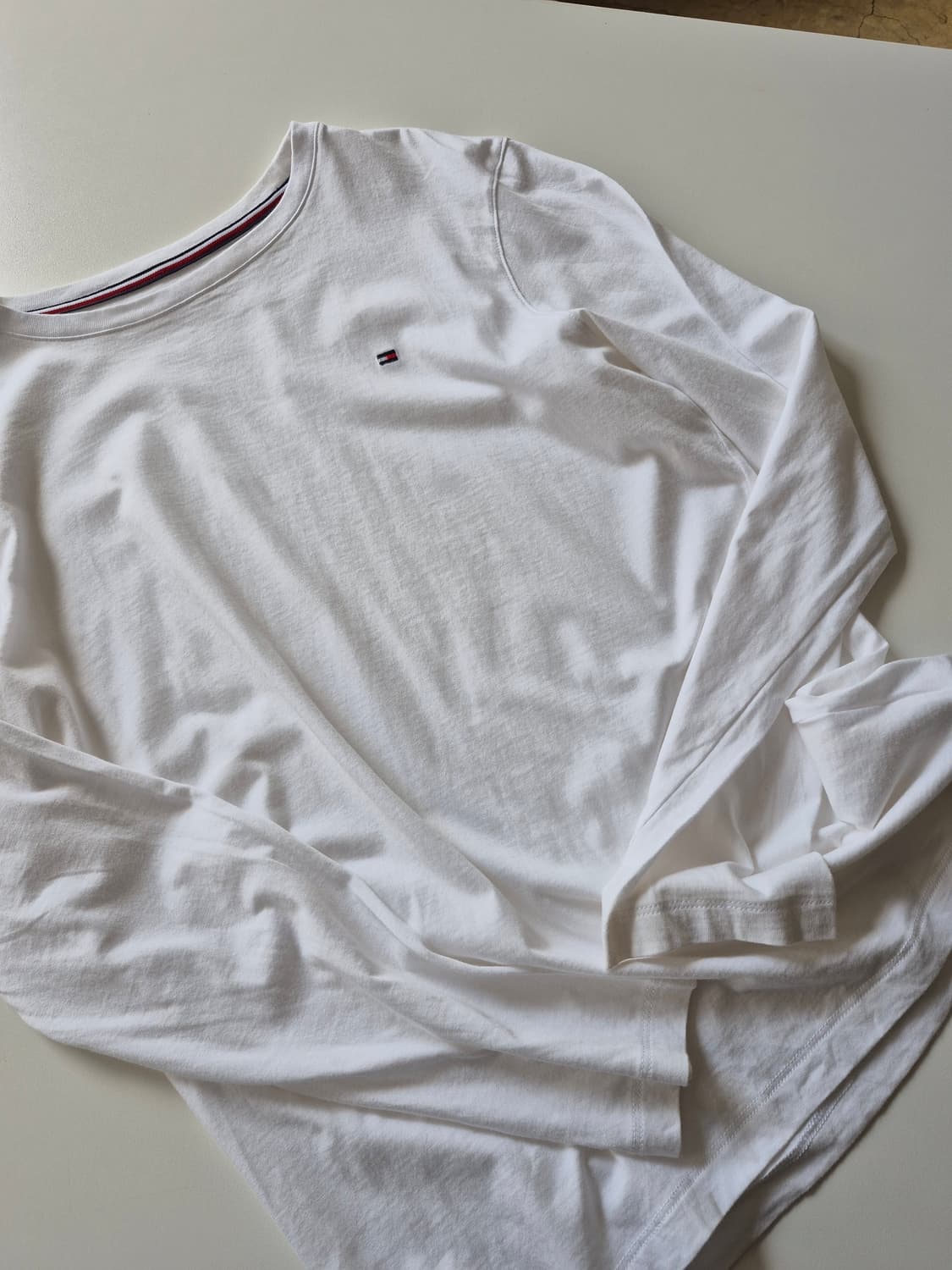 타미힐피거 소재보장 흰색 긴팔티셔츠 (수납 상품이미지5