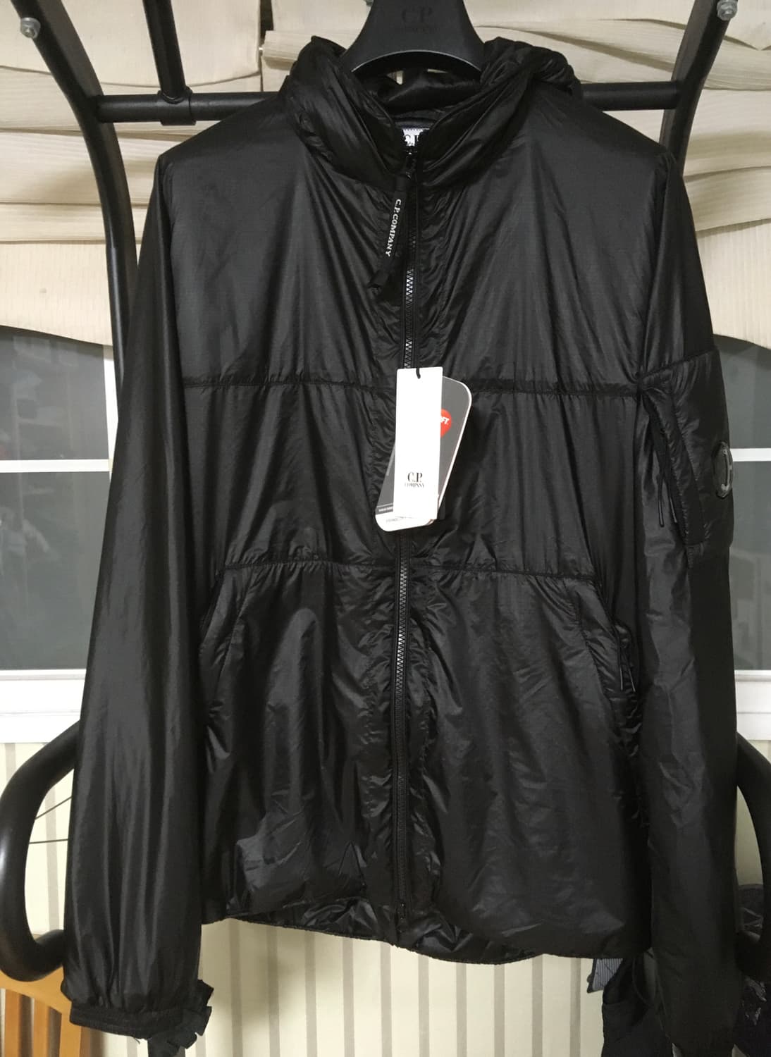 CP컴퍼니 나다쉘 후디드 자켓 블랙 판매합니다 상품이미지3