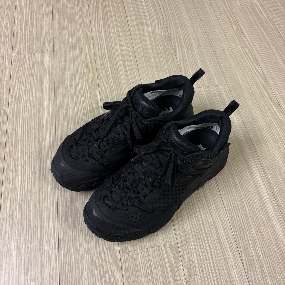 호카 토르 울트라 로우 260 사이즈 판매합니다. 상품이미지1