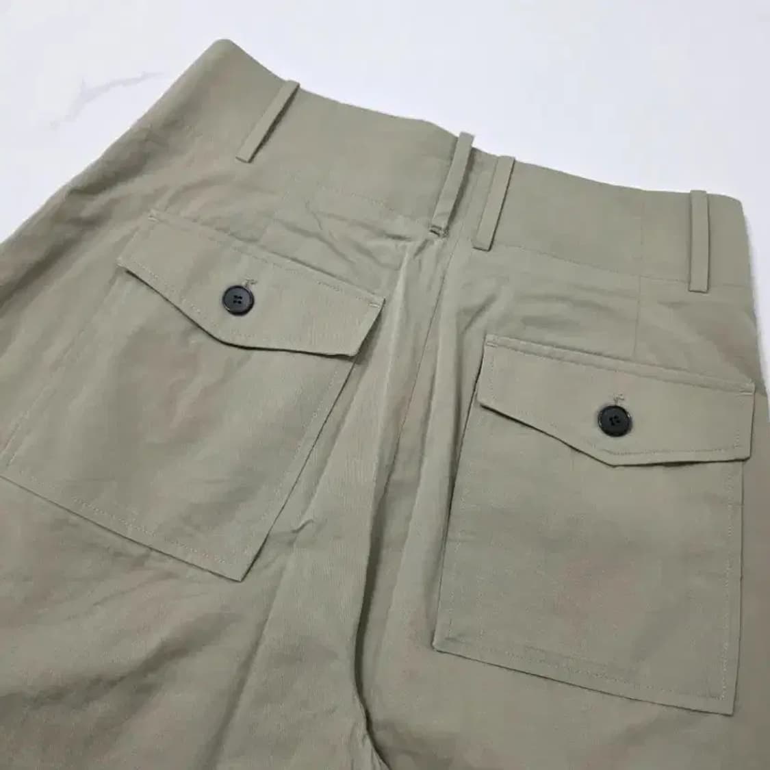 구호 베이지 핀턱 와이드 팬츠 상품이미지6