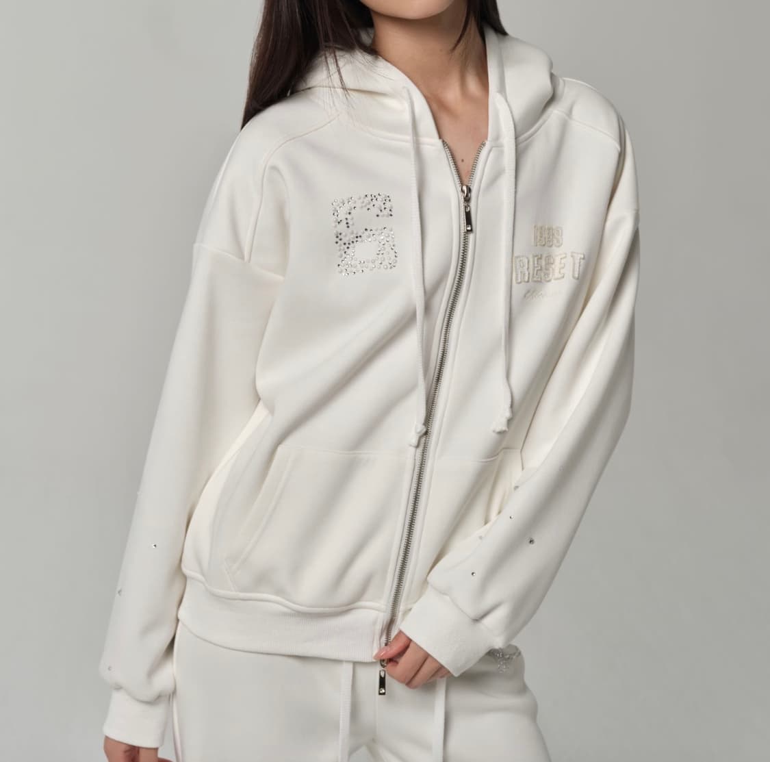 클리시어 06 크리스탈 후드 집업 화이트 09 핑크 교환 쓰리타임즈 상품이미지1