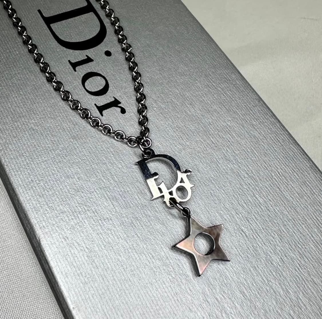 디올 흑니켈 스타 목걸이 상품이미지3
