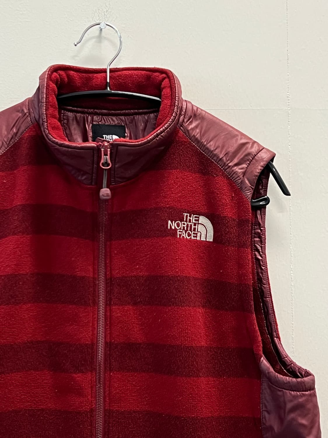 (95) 노스페이스 스트라이프 플리스 조끼 레드 상품이미지3