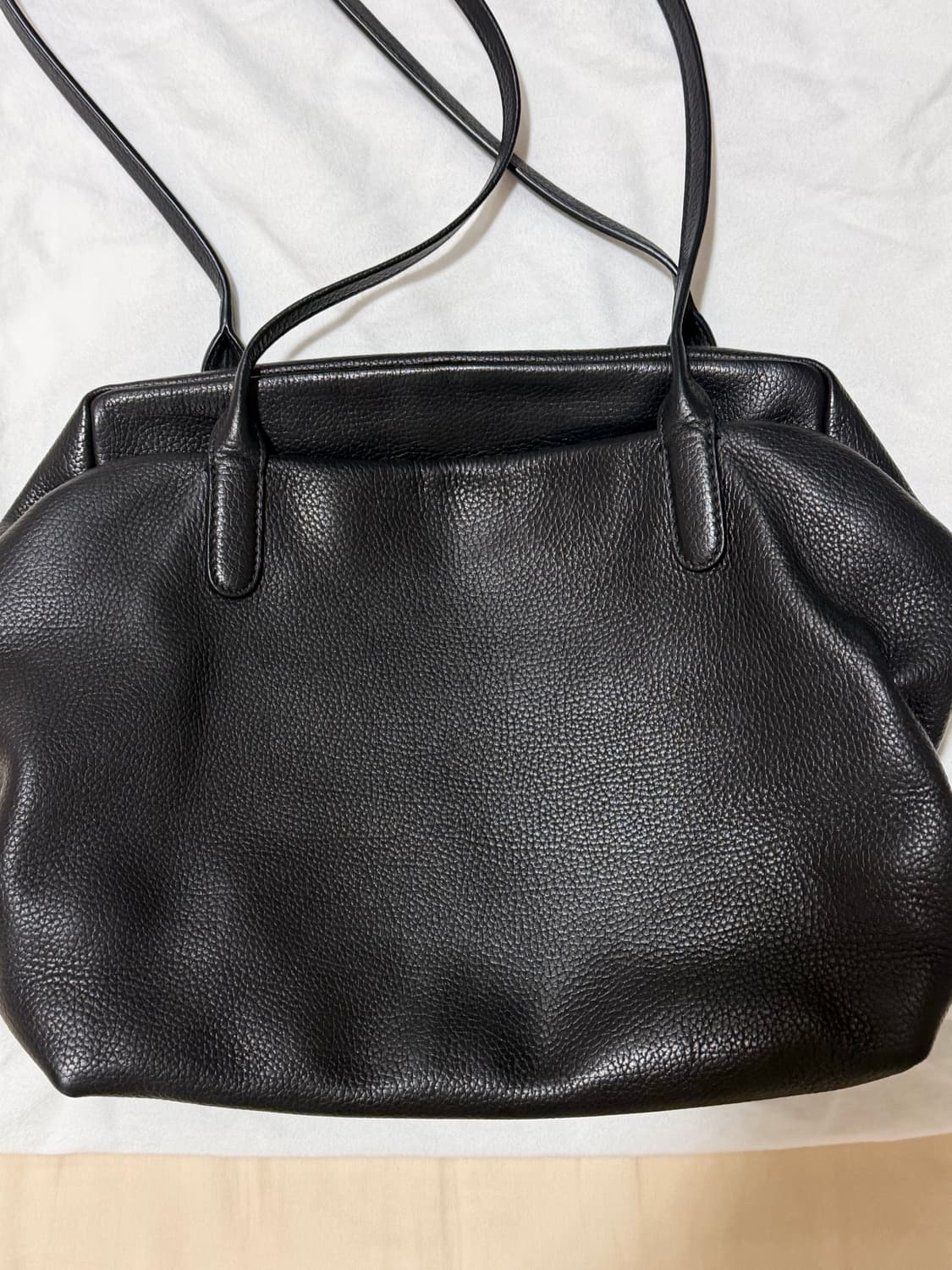 더로우 핸리백 블랙 상품이미지2