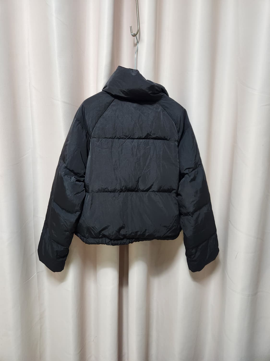 멜본드클레어 블랙 크롭 오리털패딩 점퍼 상품이미지3