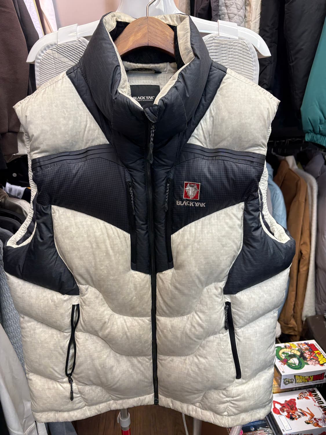 블랙야크 패딩 조끼 블랙/화이트 상품이미지1