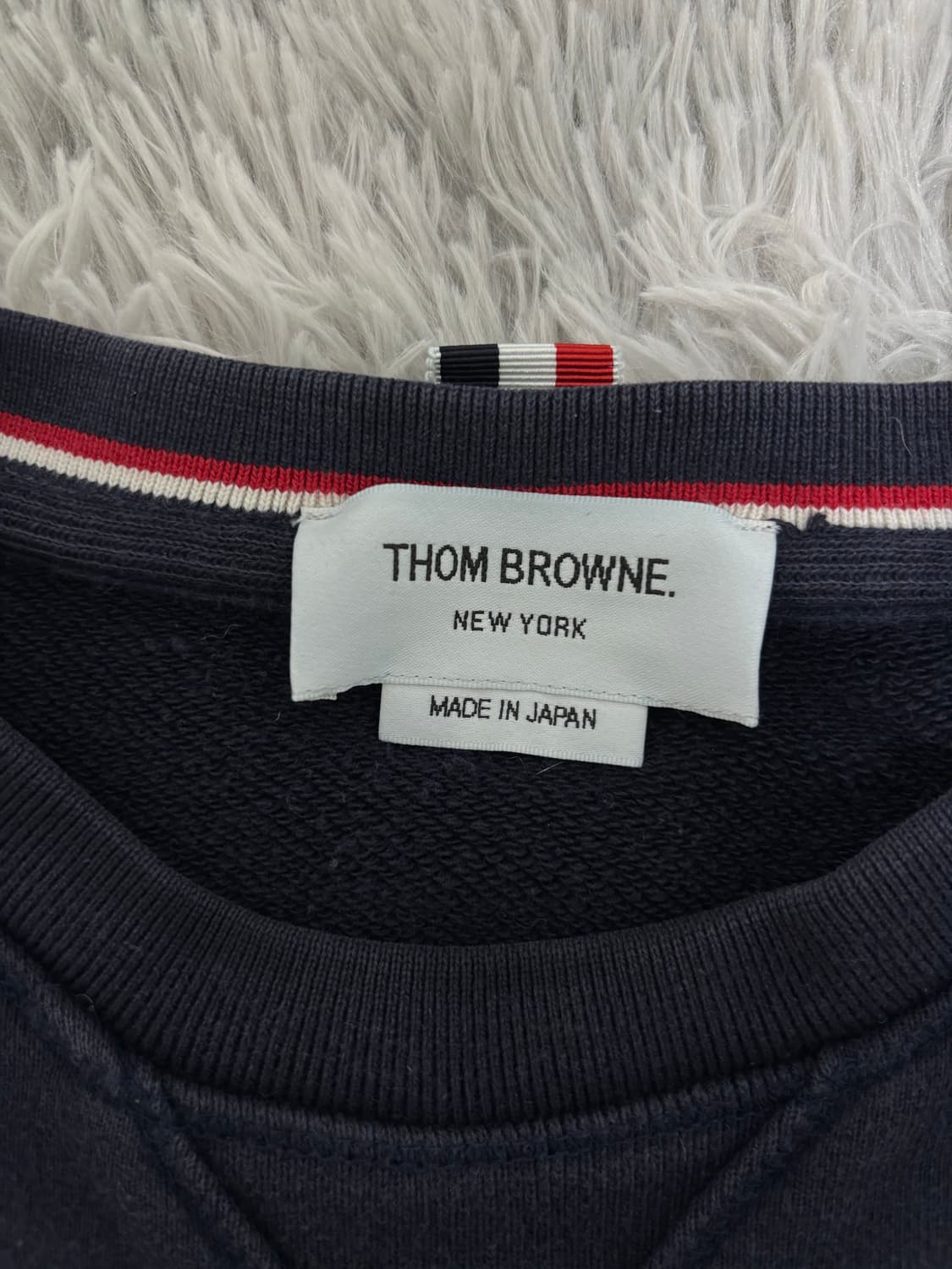 톰브라운 사선 완장 맨투맨 상품이미지4