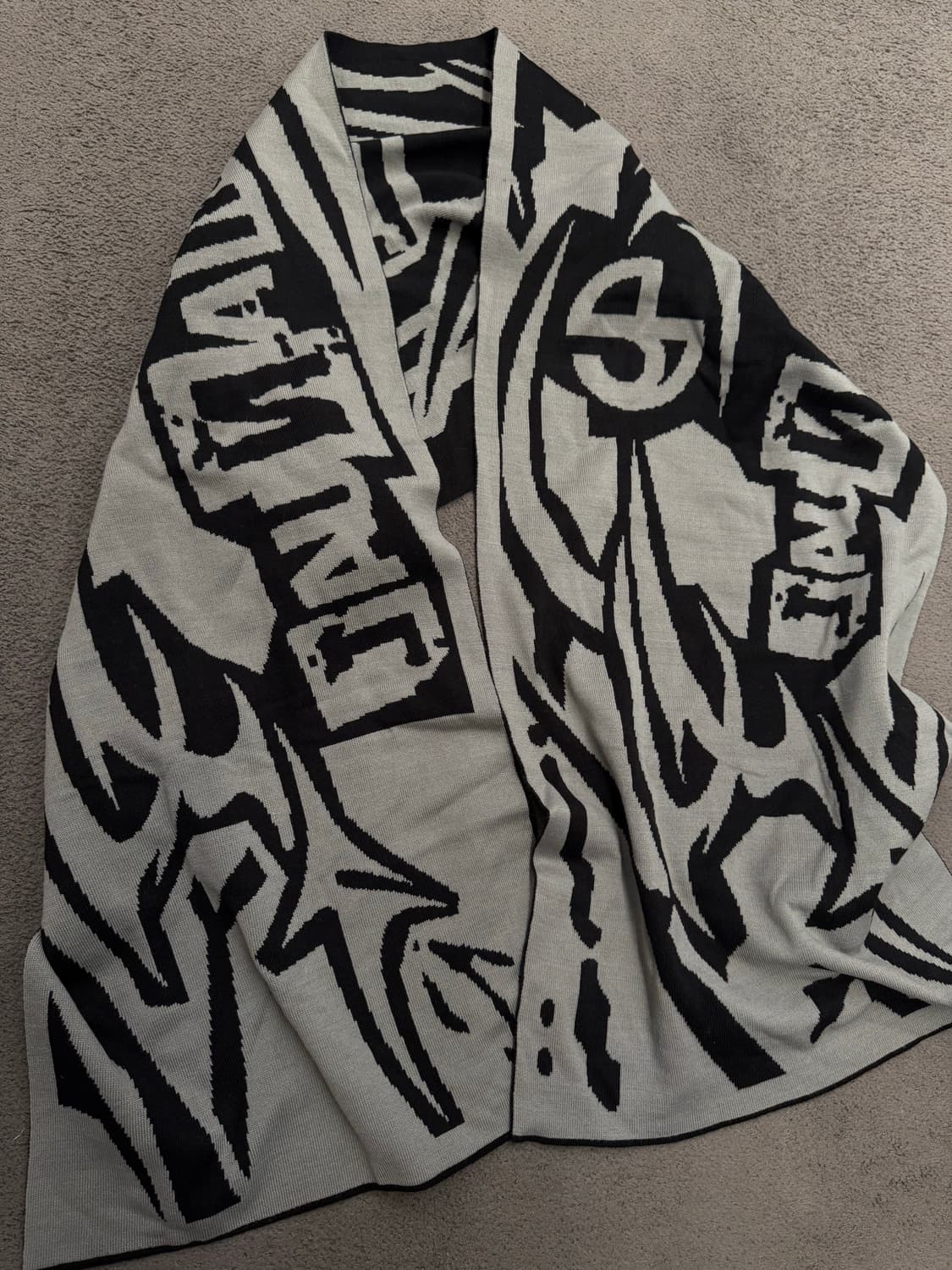 노매뉴얼 TS 자카드 머플러 미시착 처분  상품이미지2