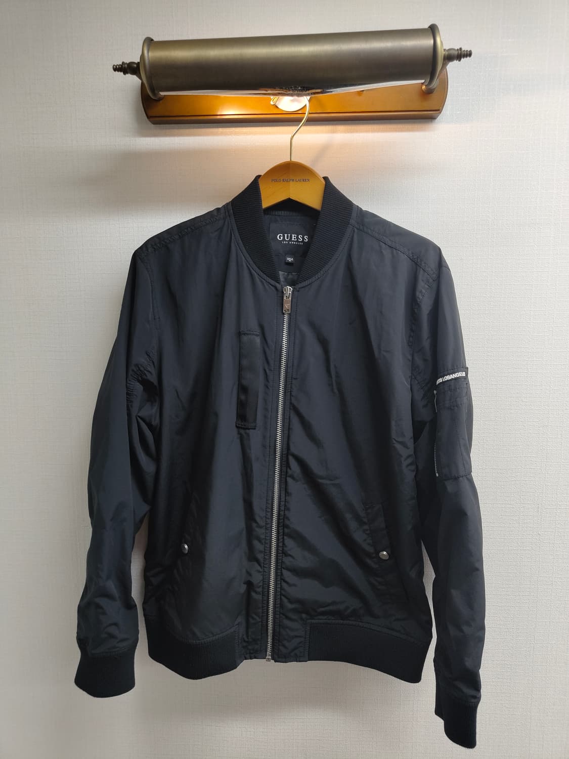 XL) GUESS 게스 MA-1 점퍼 팝니다 상품이미지1