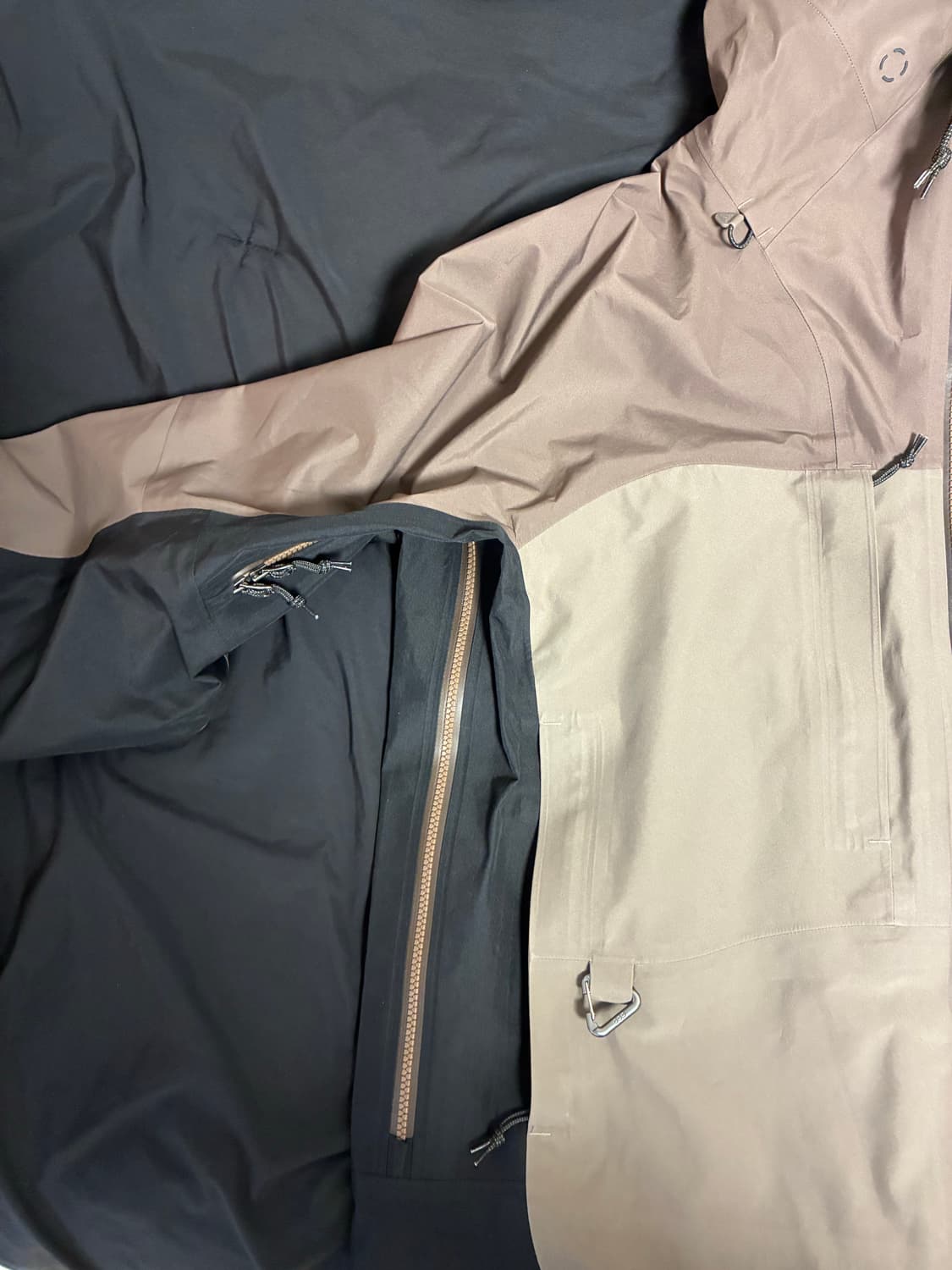 나이키 acg 스톰핏 adv 고어텍스 미저리 (L사이즈) 상품이미지3