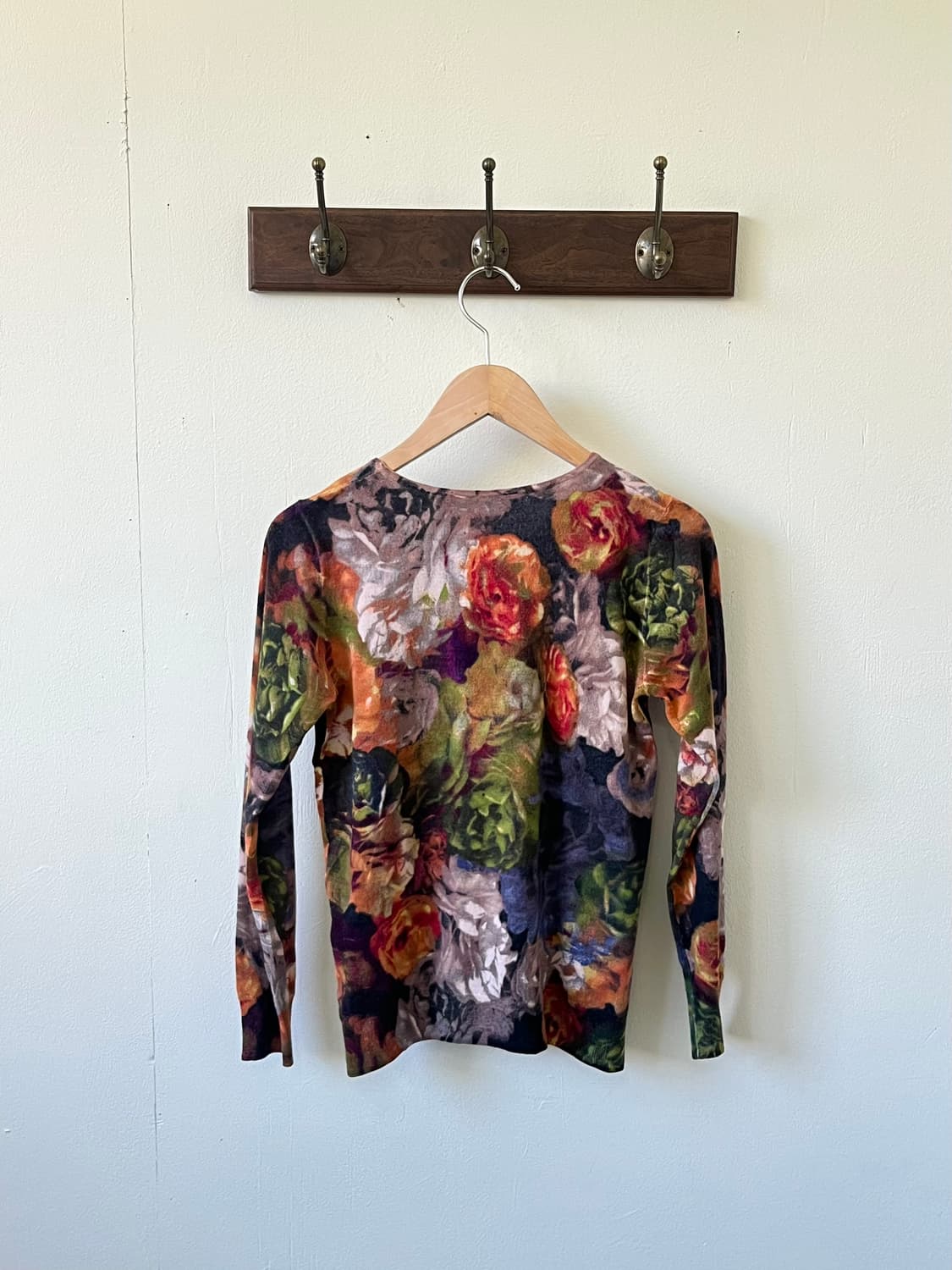 Gess 캐시미어 로즈 스웨터 상품이미지3