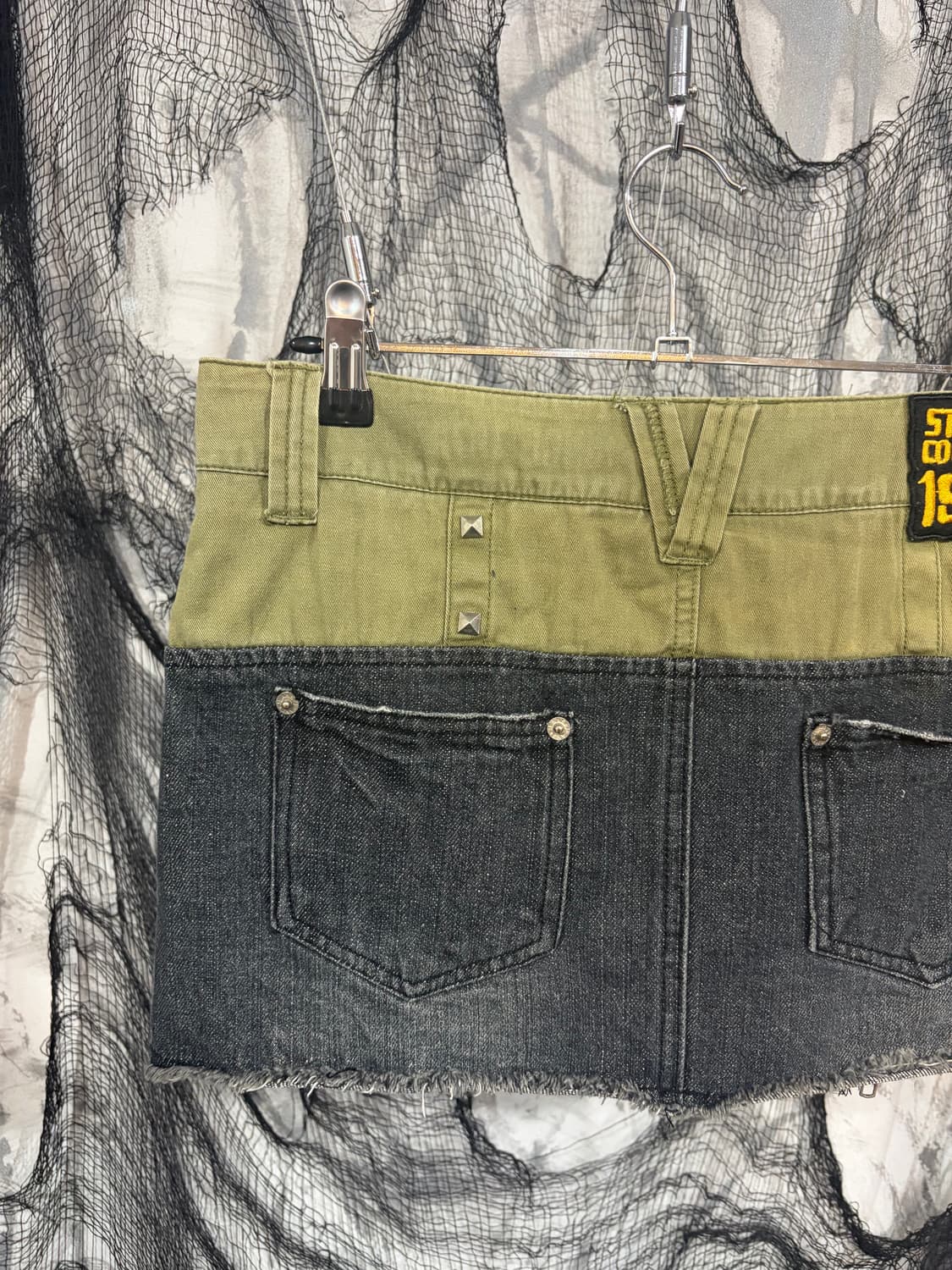 Y2K grunge two-tone stud mini skirt 상품이미지9