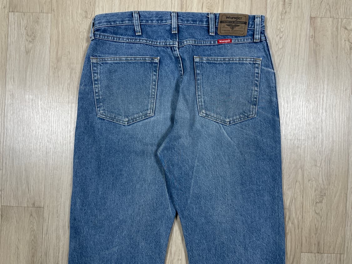 34) 00's 랭글러 미국판 레귤러핏 중청워싱 데님팬츠 상품이미지8