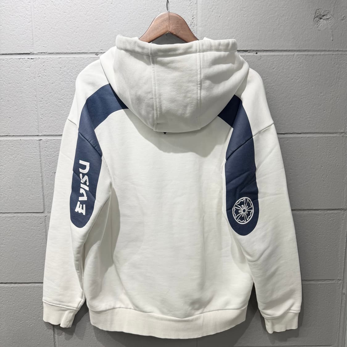 에비수 로고 후드티 화이트 상품이미지3