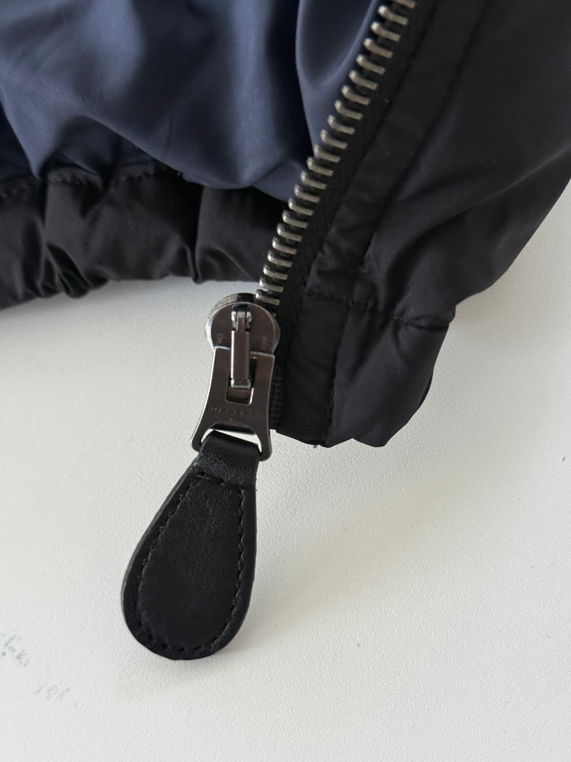 버버리 루즈핏 노바체크 라이닝 구스다운 푸퍼 패딩 베스트 상품이미지6