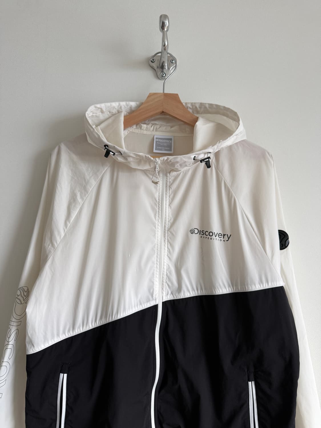 디스커버리(Discovery) 경량 바람막이 윈드브레이커 상품이미지2