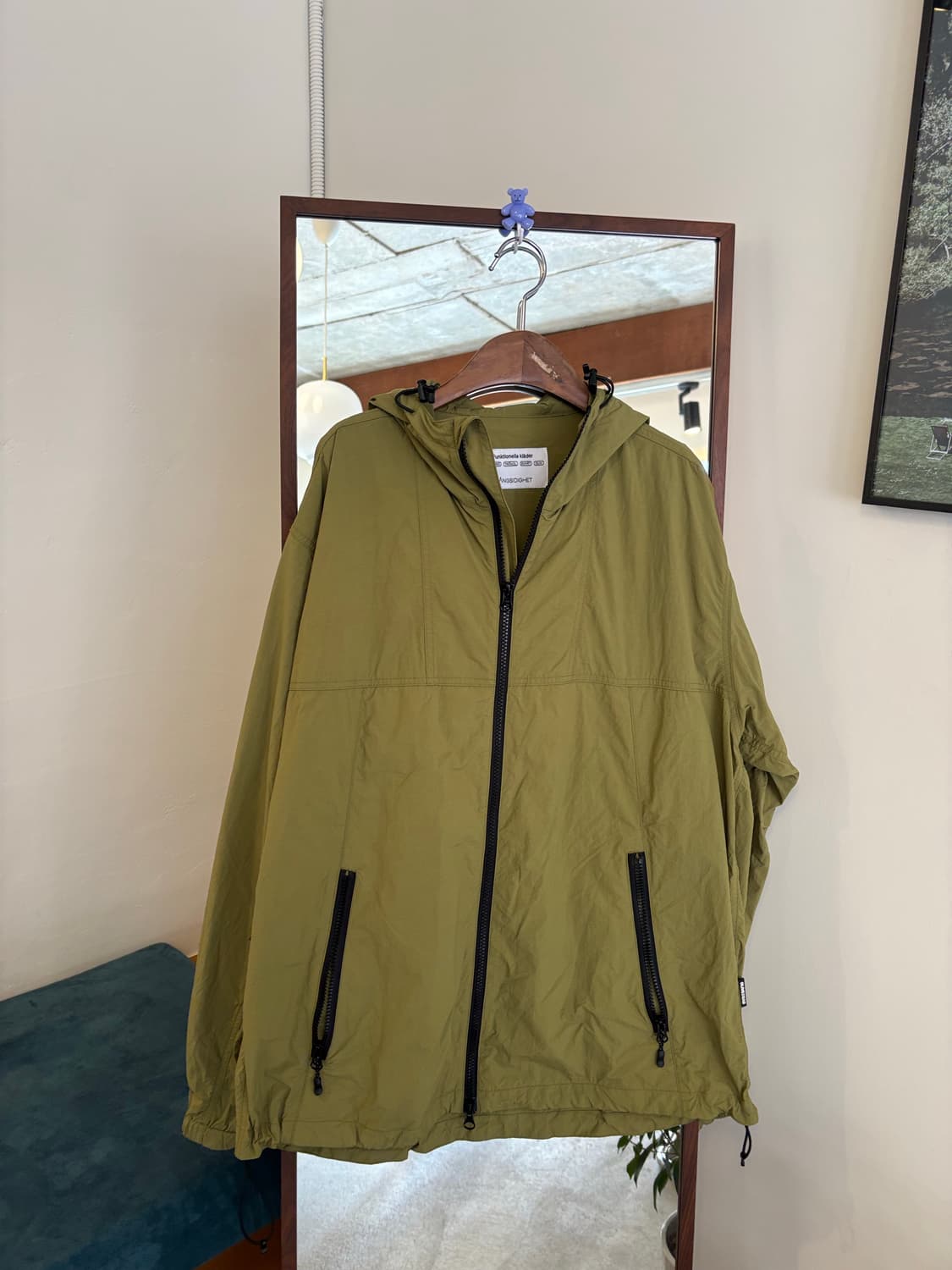스웨덴 올리브그린 후드 바람막이 자켓 상품이미지1