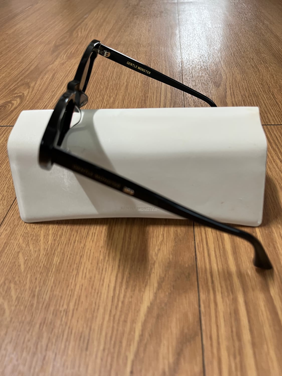 젠틀몬스터 PESH 선글라스 판매합니다 상품이미지5