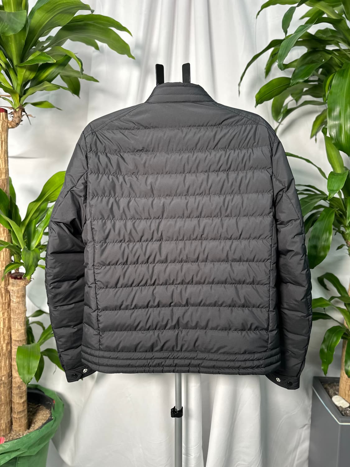 몽클레어 페리얼 아미오 블랙
사이즈 4
 상품이미지2