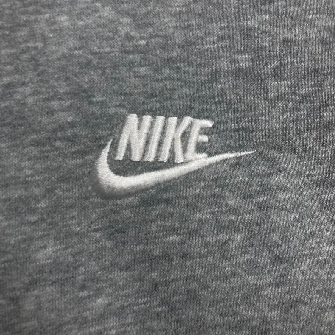 나이키 그레이 컬러 퓨추라 스몰 로고 후드 집업 상품이미지2