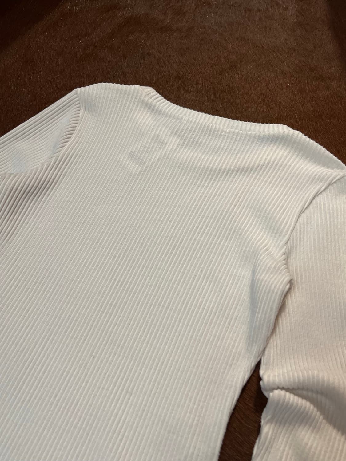 에고이스트 스터드 디테일 롱슬리브 상품이미지7