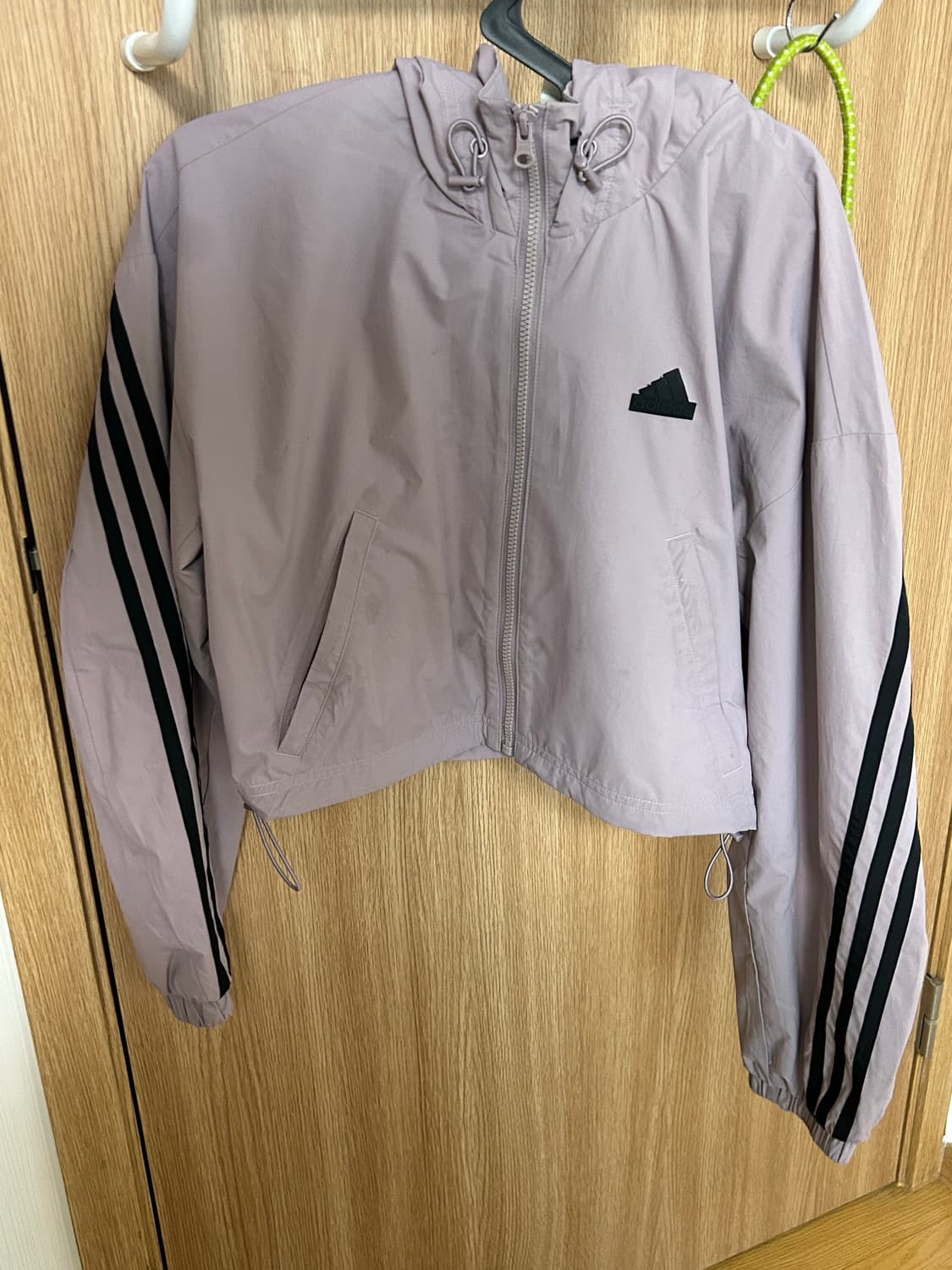 아디다스 여성 크롭 바람막이 라벤더 상품이미지1