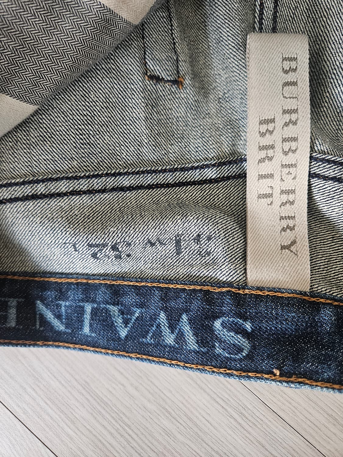 버버리 청바지  상품이미지4