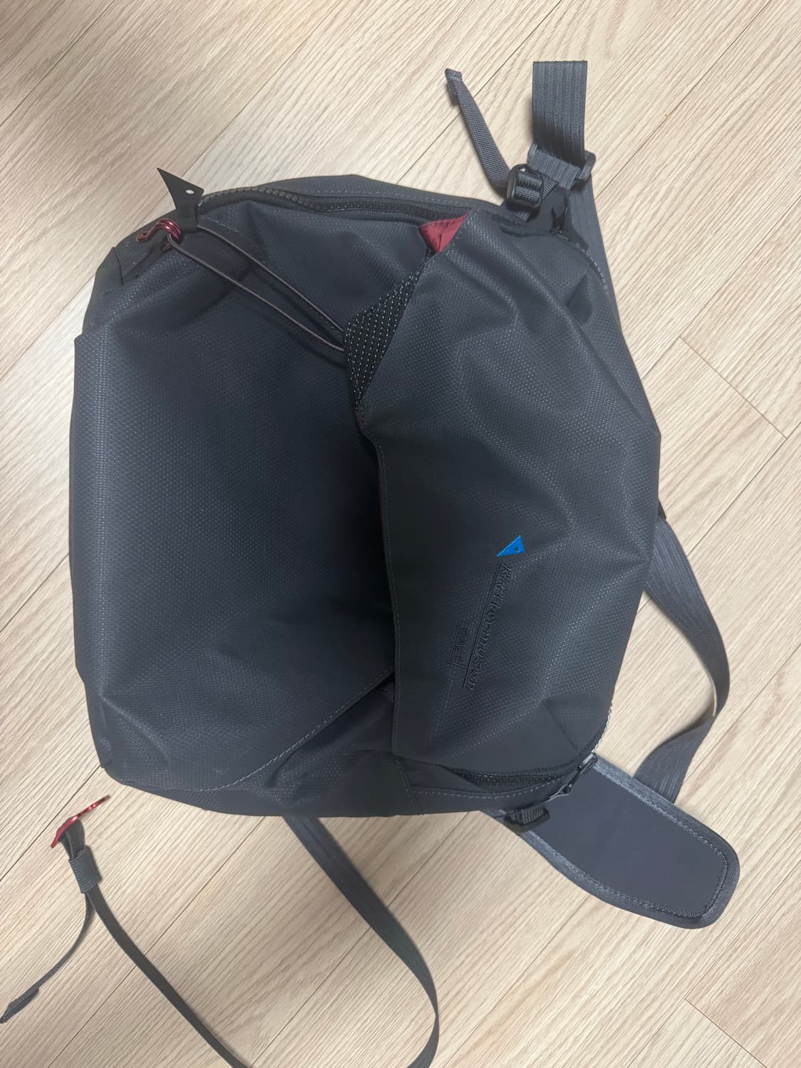 클라터뮤젠 가우트 메신저백 상품이미지1